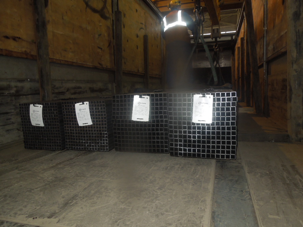 Погрузка сборного заказа  тр пр 20х20х1,5 и 25х25х,1,5